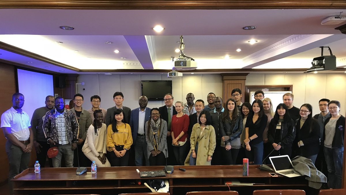 alvaroimendez's tweet photo. Today we had the inmense pleasure to welcome former President of @AfDB_Group @DonaldKaberuka to Fudan for great lessons about the future of #development in #China #Africa & #LatinAmerica #NewDevelopmentAssistance https://t.co/GYrlyEFgfE