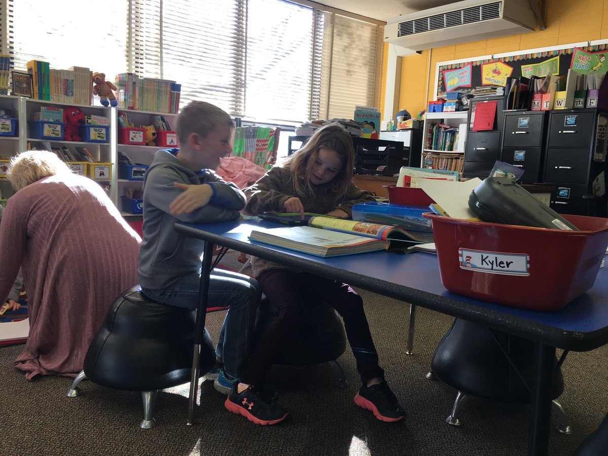 SCCatholicSuper's tweet photo. Fun visit to Danbury Catholic... Digital learning with KG, Daily 5 with great 2-3, and a cup of candy corn for the road! https://t.co/W5A5dGb5dk