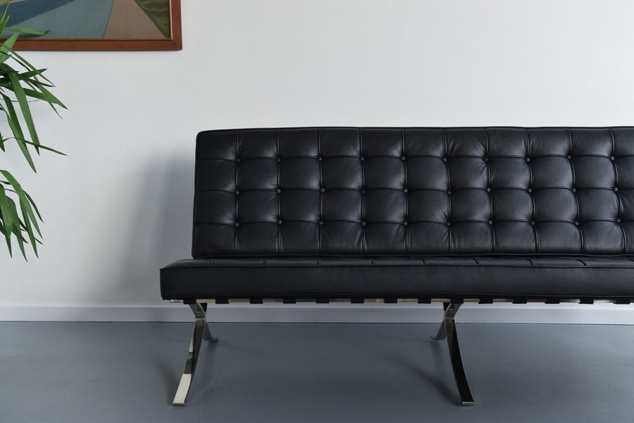 barcelonadesig1's tweet image. Whether at an event or the lobby of a hotel or your home. The Barcelona Loveseats by @barcelonadesigns is apt to suit any room, whatever it maybe.
barcelona-designs.com/products/pavil…
#barcelonaloveseatsreplica #barcelonadesigns #midcenturyfurniture #interiordesigns #homeoffice #sofa