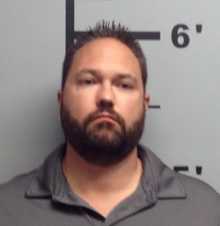 alcaprari23's tweet photo. JUST IN: Parker Zielinski, the #democratic candidate for BenCo Justice of the Peace Ward 5, was arrested in possession of $1,900 in counterfeit bills.

#ARNews #NWAnews #NWArk https://t.co/OkXFUDrs4w