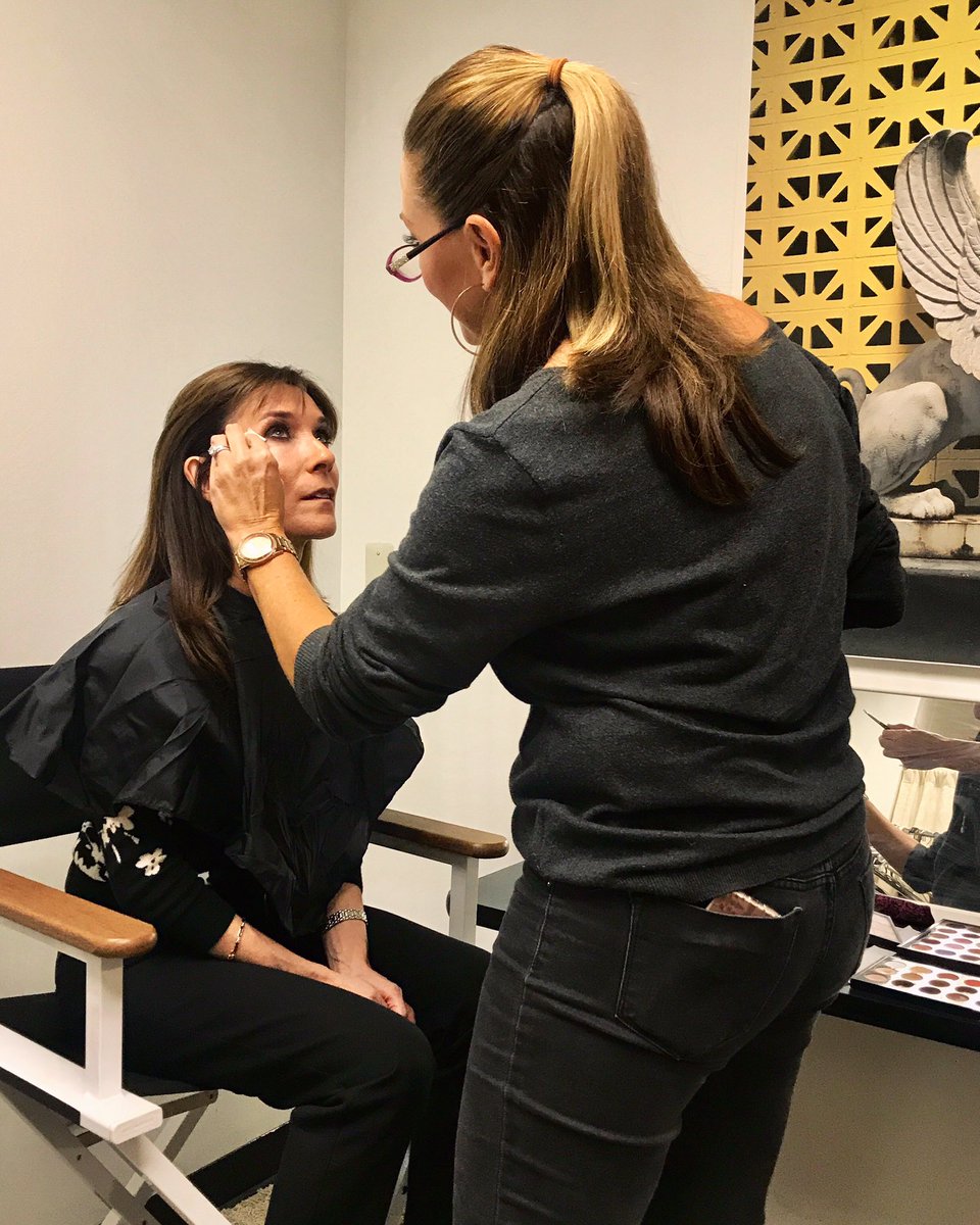 StageThreePro's tweet image. Getting ready for a fun studio shoot with makeup artist, Trisha Wilson hard at work! 💄 #stage3 #studiolife #makeupartist #production #photography #photographyshoot