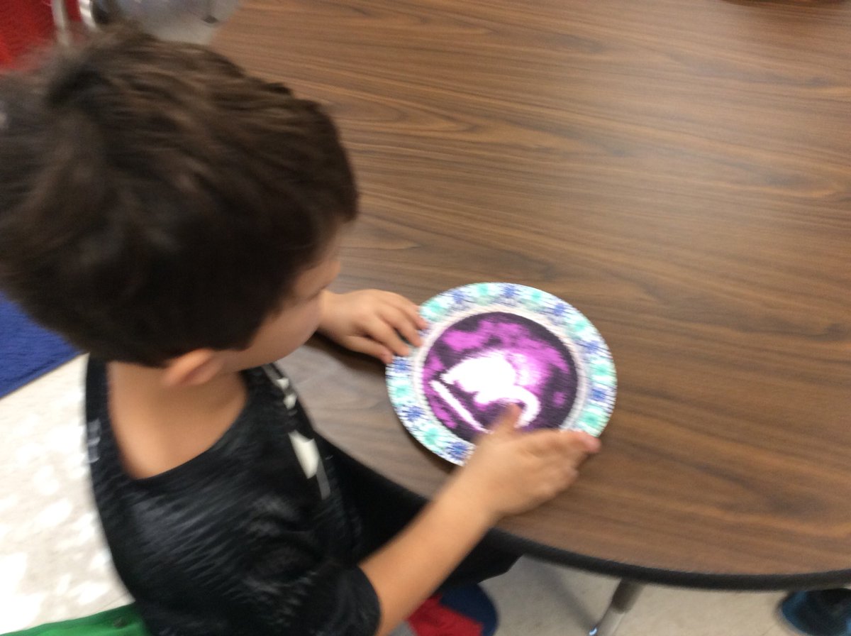 tchanatski's tweet image. “I hear & I forget. I see & I remember.  I DO & I understand!” -Confucius 📝👆👩🏻🏫 @Hubbard_School @IMSEOG @edrlakind #kinestheticlearning #phonics #TeachingForUnderstanding