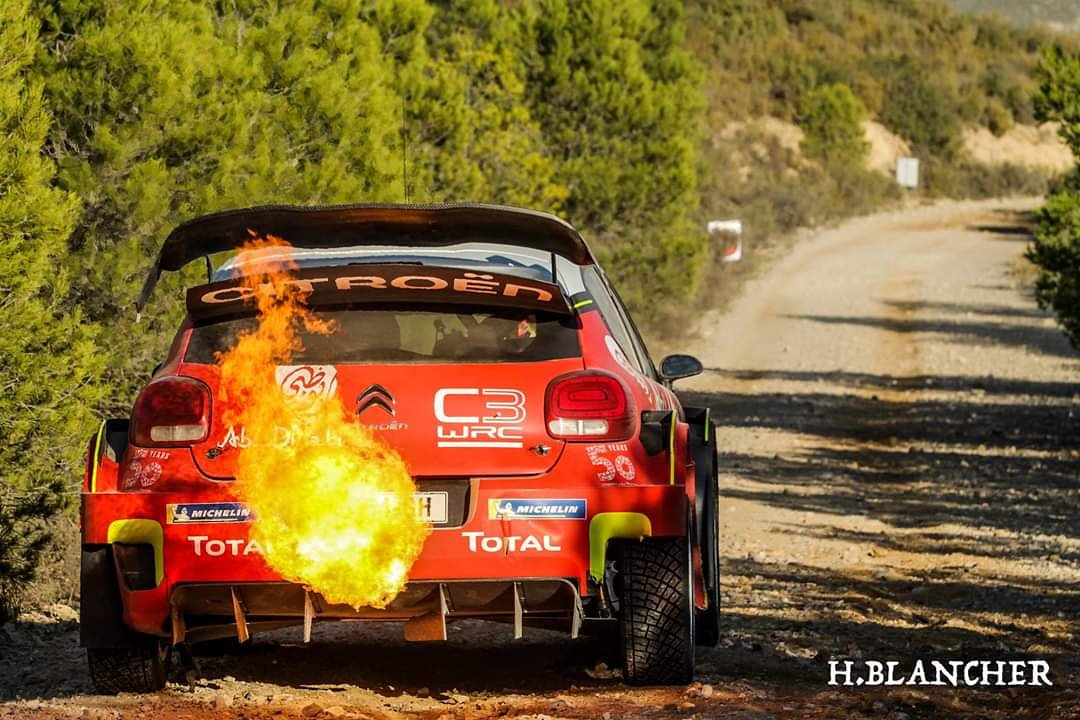 rallylivenz's tweet photo. RT // OfficialWRC: RT hugo_blancher: SebastienLoeb is hot for spain OfficialWRC 

#WRC #loeb #racc #citroen CitroenRacing AbuDhabiRacing1 DanosElena https://t.co/0paJdDfKAG
