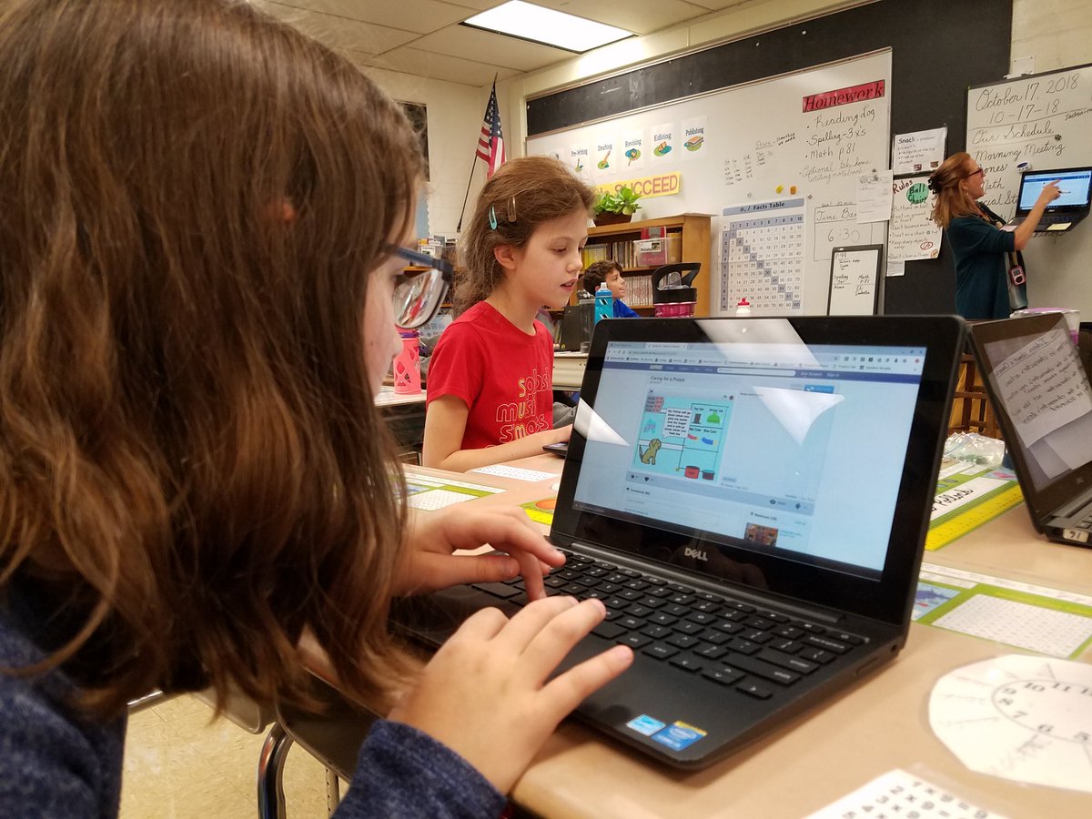 HeatherTechTST's tweet image. 10 girls and 8 boys creating and coding in @NortheastES with #paulakilts in the inaugural #casualcodingclub. #EEE #ACCESSANDEQUITY #icsdedtech