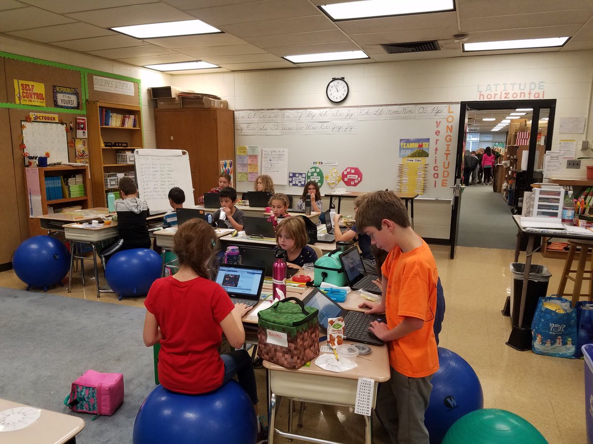 HeatherTechTST's tweet image. 10 girls and 8 boys creating and coding in @NortheastES with #paulakilts in the inaugural #casualcodingclub. #EEE #ACCESSANDEQUITY #icsdedtech
