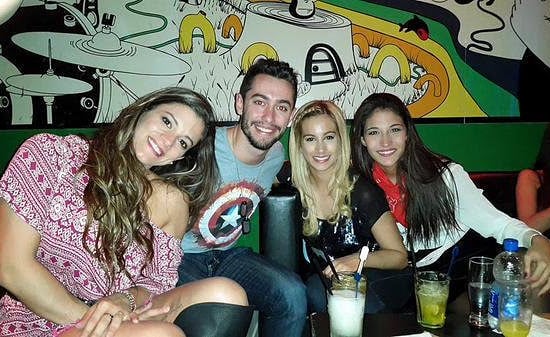 bulnesylavalle's tweet photo. #BulnesRetro Recordamos el paso de los chicos de @combatearg por nuestra querida esquina | Año 2015 | @Paulitadobom @PaioRodriguez @estefiberardi @LariiSimone https://t.co/V7XxocwYk9