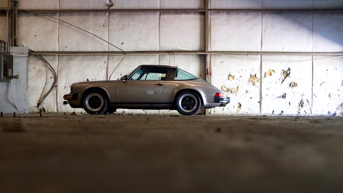 altonbrown's tweet image. They say it’s a sin to love a car, but this ‘83 #911sc is pretty much the best fun I’ve  had behind a wheel.