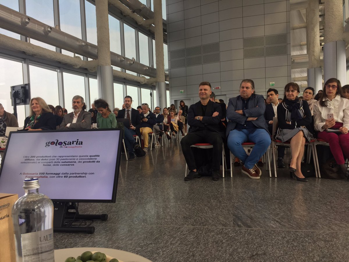 marcogatti23's tweet photo. Con la bellezza del momento di #conferenzastampa vissuto insieme a #palazzolombardia con #sottosegretario #turba @RegLombardia #media @Massolon @marcogatti23 #rubini di #Formaggitalia @Danielcanzian @MauroElli #lanzani #lucamariani @robdemattmilano #ARIADIGOLOSARIA @Golosaria ! https://t.co/b7JGUwISzm