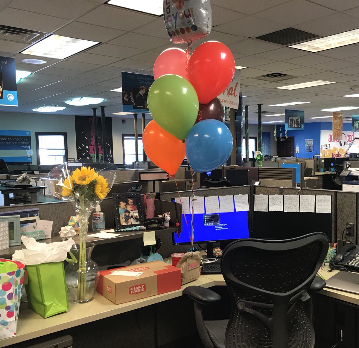 ericamorrow1's tweet photo. I have THE BEST team ☺️ https://t.co/4eAOmjyvG8