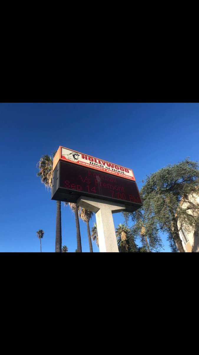ericsternPE's tweet photo. At Hollywood High, learning how LAUSD supports the whole child through wellness initiatives to increase student success.  @DianaFedderman @561Sdpbc @Act4HlthyKids @Erica4schools #schoolfoodservice #everykidhealthy @PeteStewartMPH https://t.co/kS5reI4RYf