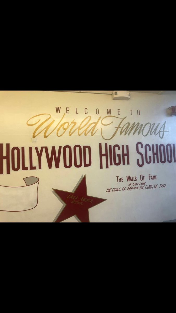 ericsternPE's tweet photo. At Hollywood High, learning how LAUSD supports the whole child through wellness initiatives to increase student success.  @DianaFedderman @561Sdpbc @Act4HlthyKids @Erica4schools #schoolfoodservice #everykidhealthy @PeteStewartMPH https://t.co/kS5reI4RYf