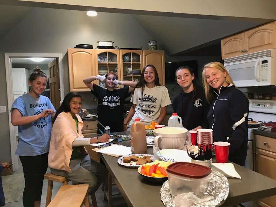 baronsgsoccer's tweet photo. Last night prep for Sectionals...Hair-dyeing and 🍕 and 🎥 🍿. Come to our Sectional game tonight at Brockport HS @ 6:30!!! 💙⚽️💛 https://t.co/jV1AARnIge