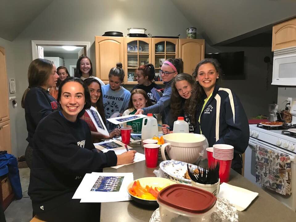 baronsgsoccer's tweet photo. Last night prep for Sectionals...Hair-dyeing and 🍕 and 🎥 🍿. Come to our Sectional game tonight at Brockport HS @ 6:30!!! 💙⚽️💛 https://t.co/jV1AARnIge