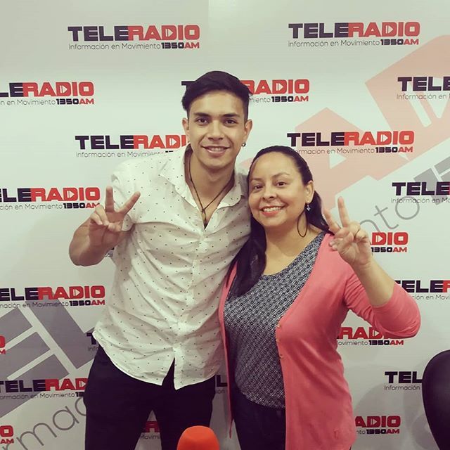 HildaCuadroG's tweet photo. Miércoles Musical junto a @genaromecachas nos presentó su tema #LasVeces
Con una hermosa voz y gran energía nos compartió sus experiencias y viajes.
Invitados a visitar su video en you tube como #GenaroOficial
#GPEXITO en @teleradio_1350am junto a @alexandramerag
#Música https://t.co/rE6qoTXIH8