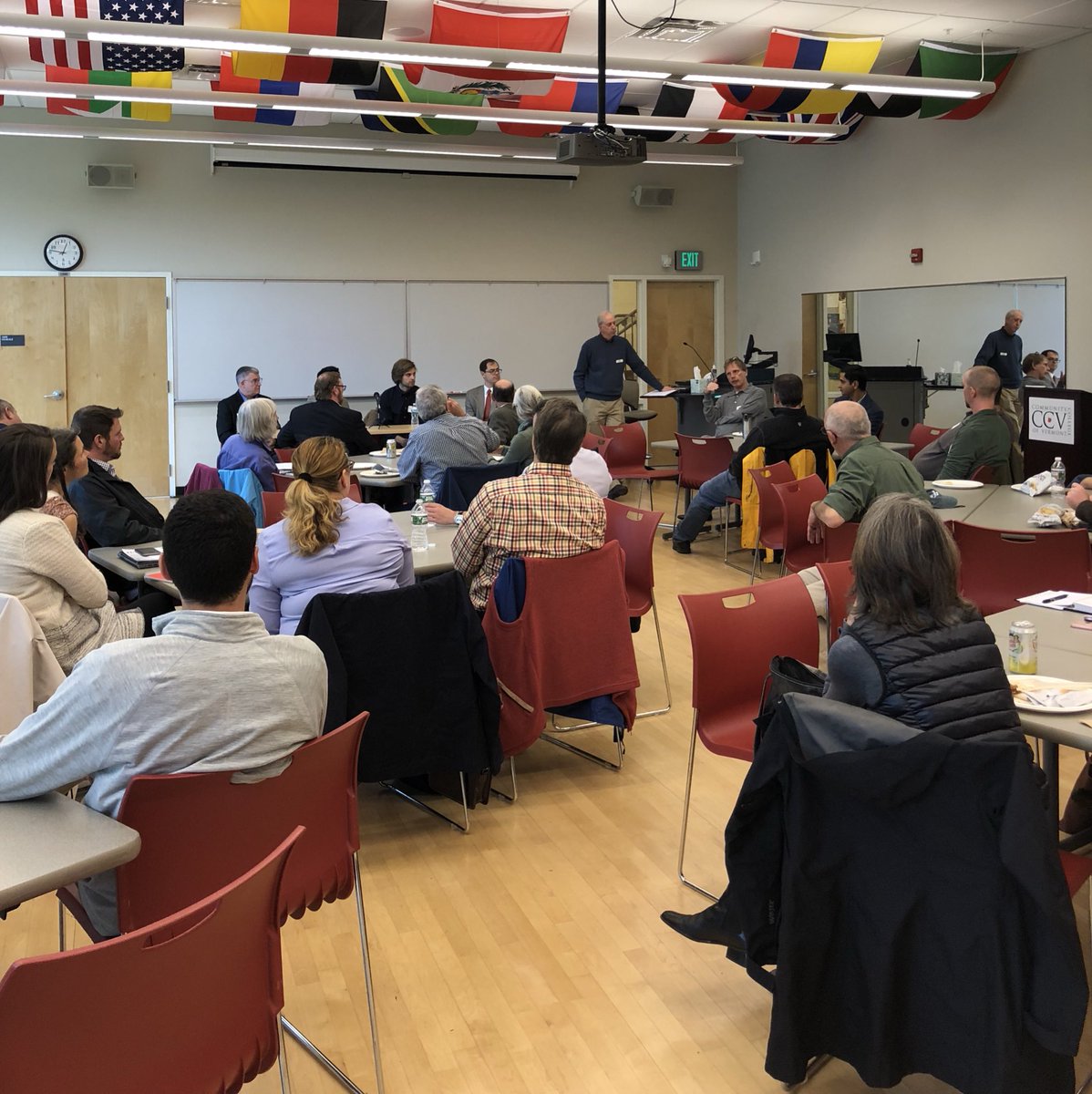 whitejoyal's tweet image. .@vtTechAlliance #LetsTechTogether 🥗🌯 lunch on #Blockchain at @CCV_VT #VT #BTV #Innov802 @getreconciled @RapidQube @THISISVT