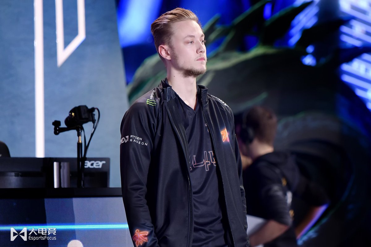 eSportsFocusCN's tweet photo. @RekklesLoL https://t.co/UfCYAYQ8SL