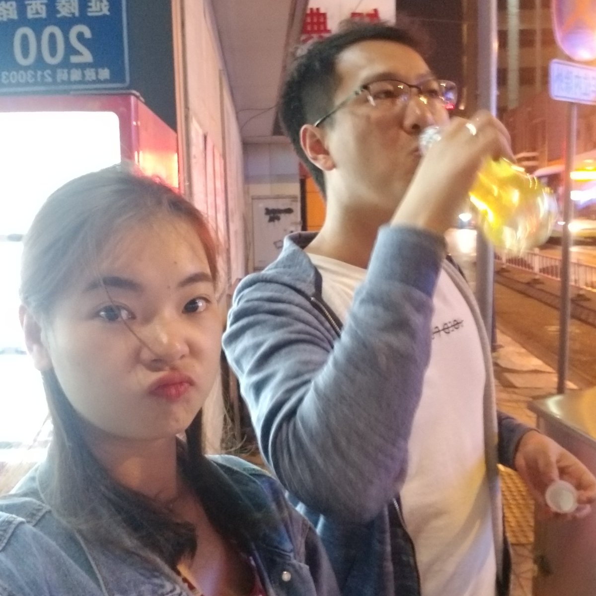 LexiY's tweet photo. 睡不着，来大姨妈还熬夜，焦虑，又忙又慌 https://t.co/e1zF8ZIMsR