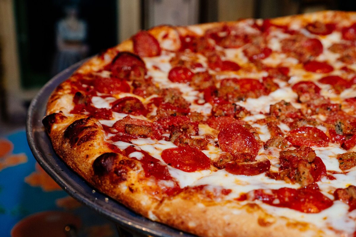 Our 3 steps to live by for a successful #ATX #humpday:
1. Get your @frankandangies pizza.
2. Go home with your @frankandangies pizza.
3. Cherish, love, and savor your @frankandangies pizza.