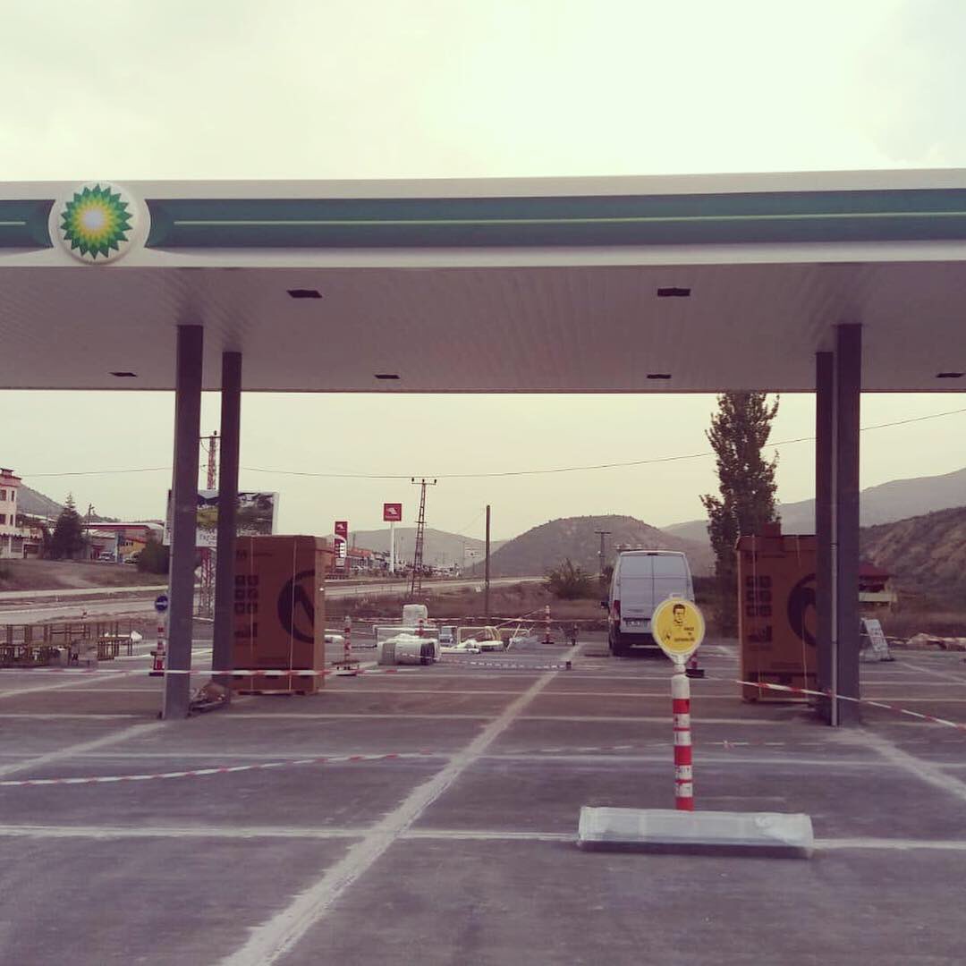 Cihanyapi's tweet image. Akaryakıt İstasyonu zemin beton işimizin sonuna geldik. Emeği geçen ekip arkadaşlarımızın ellerine sağlık. #sivas #zeminbetonu #Concrete #floor  #sahabetonu @Cihanyapi