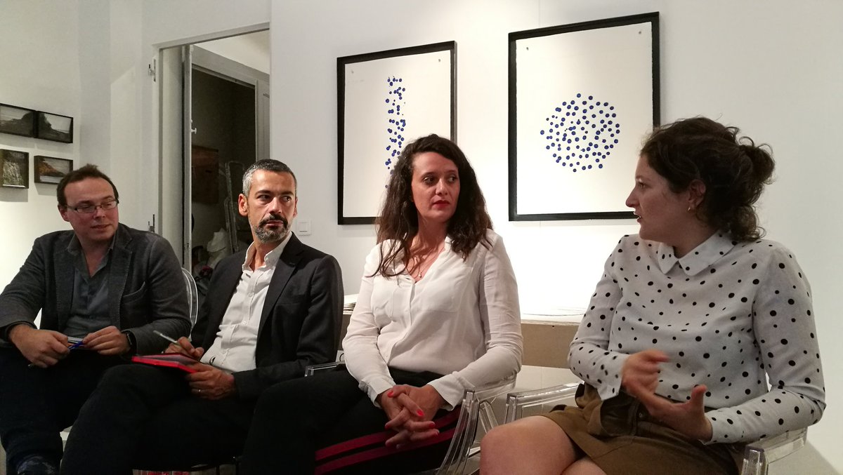 CauSimon's tweet photo. «Des solutions peu chères pour des gains de temps et des leviers de développement commercial »
En direct de la conférence #FRAMExperience, @Dan_Dunne nous donne de bonnes raisons de rapprocher collections d'Art et nouvelles technologies
#WitArt
#artcontemporain #startup #FIAC https://t.co/nmKVp0HfiK