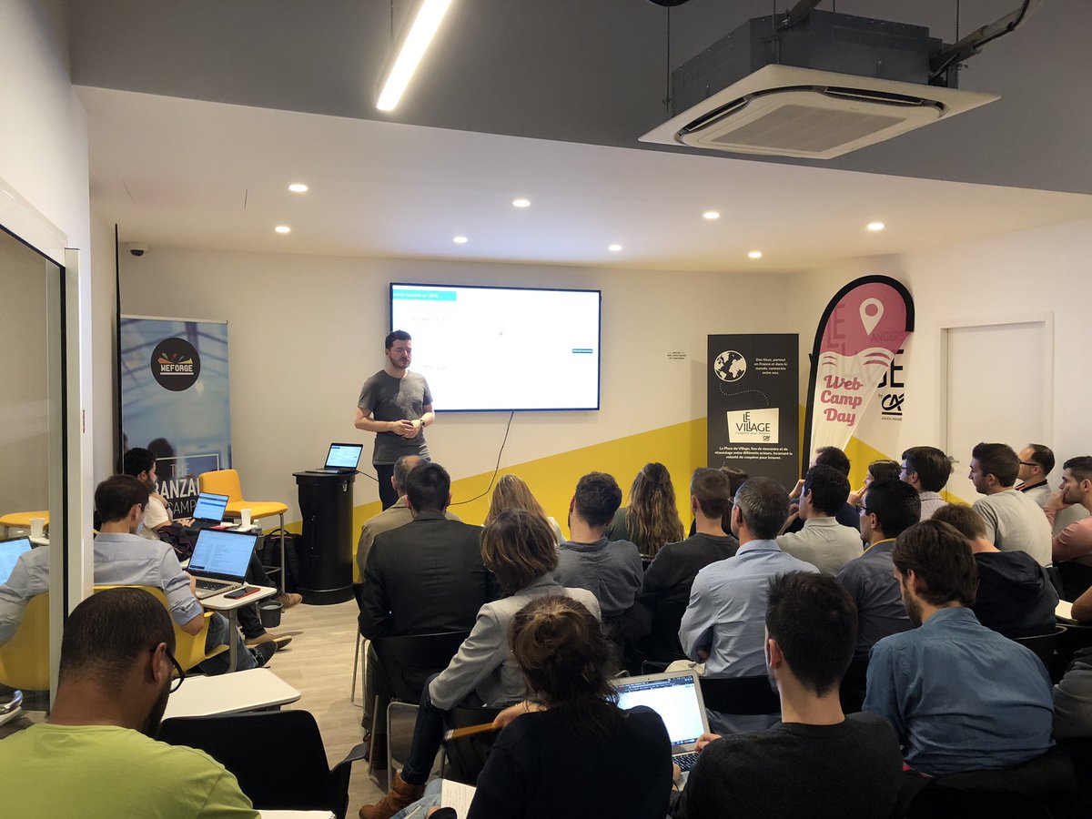 brtsimon's tweet photo. .@VincentCourson de chez Google est à #Angers pour nous présenter les enjeux du SEO pour les années à venir #SEOgoogleFR #SEO https://t.co/WOkj6m11Ot