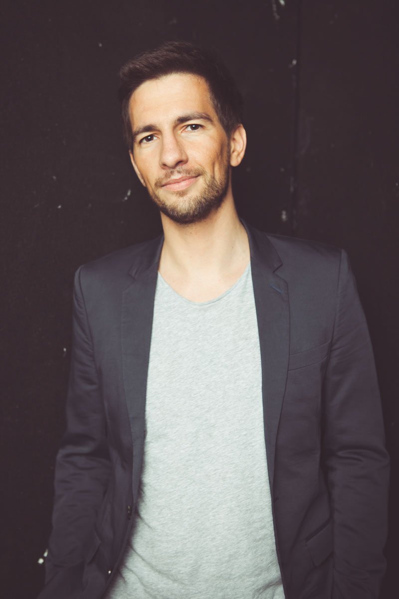 band_nash's tweet photo. Back in black ⚫ #musician #portrait 
📷 by @racheltrousers https://t.co/LsE3dpvWJu