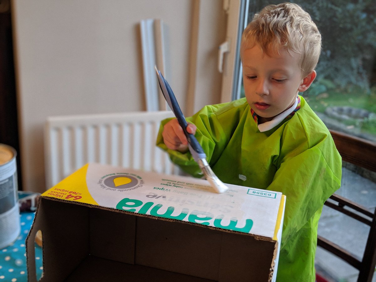 matt_bellingham's tweet photo. We cut our Little Red Hen basket from an old box and then painted it with white primer. Tomorrow Joe has decided we are going to paint it green and yellow! @F2Norbridge
#dadlychallenge #menbehavingdadly https://t.co/iT4WXcxJqY
