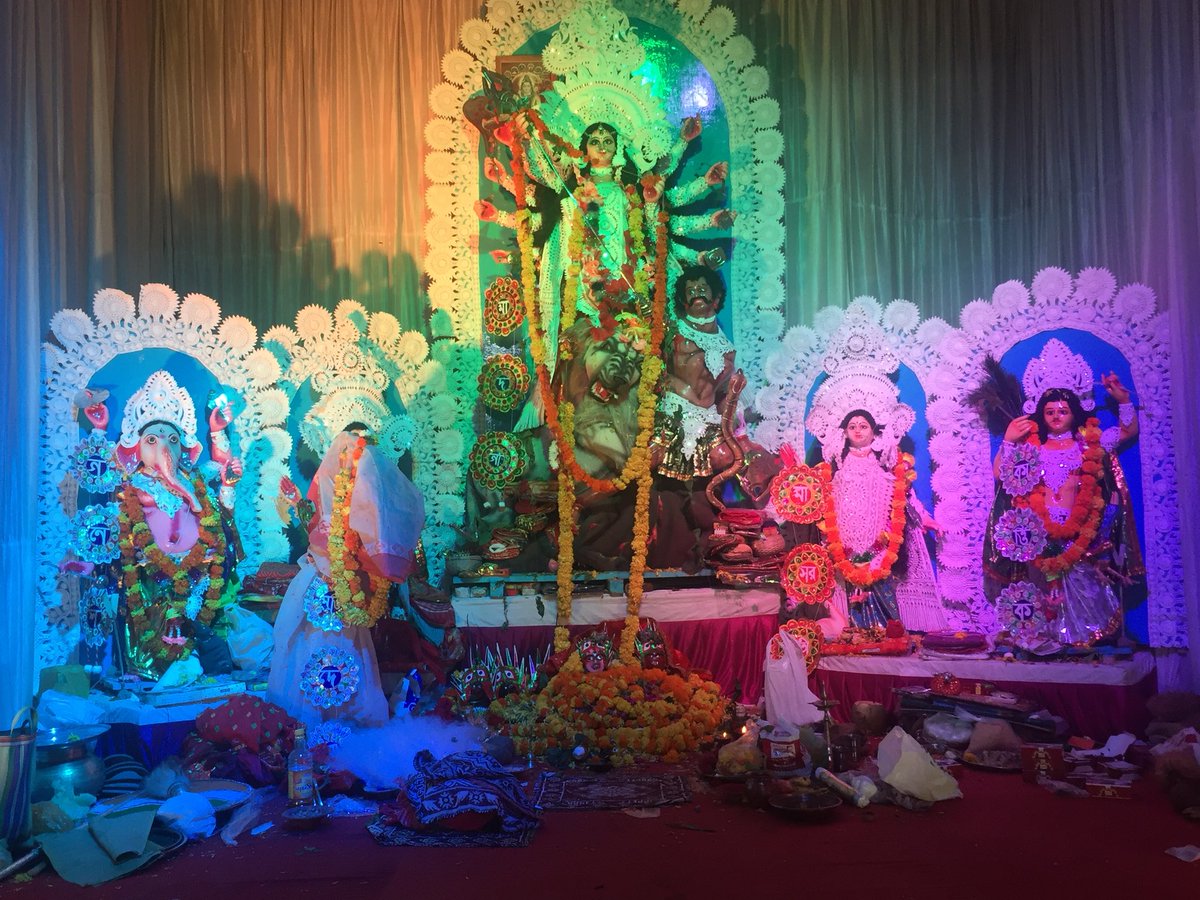soorpancham1's tweet photo. May Maa Durga shower peace, joy and prosperity on everyone✨
Shubo #DurgaAshtami! 🙏🏻 https://t.co/Fcph3MtHlg