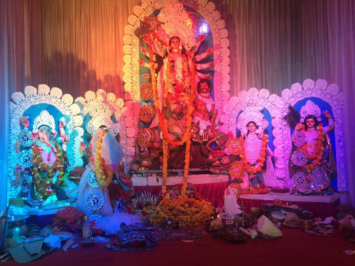 soorpancham1's tweet photo. May Maa Durga shower peace, joy and prosperity on everyone✨
Shubo #DurgaAshtami! 🙏🏻 https://t.co/Fcph3MtHlg