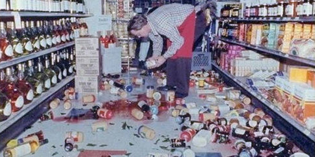 It's been 29 years since the #LomaPrieta earthquake hit. This photo from the Palo Alto Historical Association shows the damage at the All American Market in #PaloAlto.  To prepare for the big one, our Office of Emergency Services has some tips bit.ly/2yoQCOy