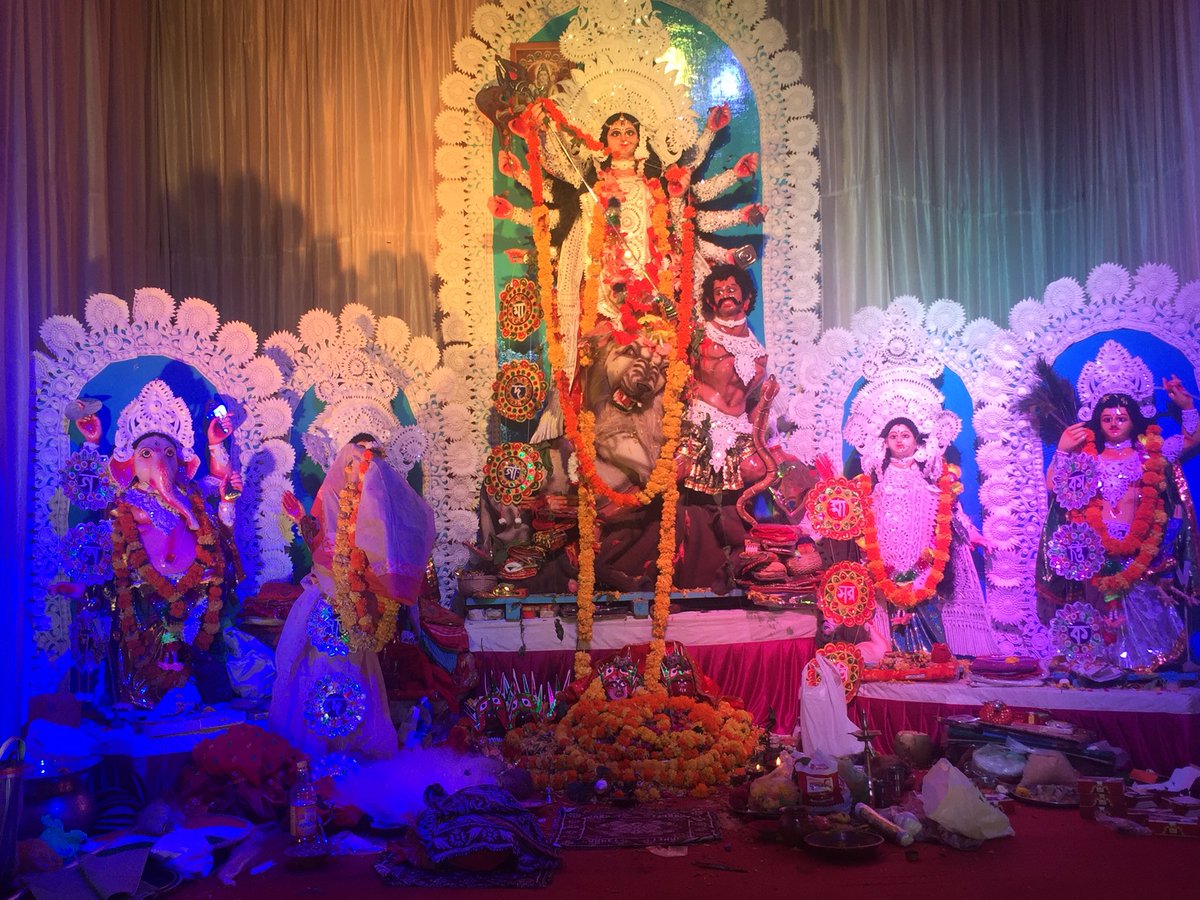 soorpancham1's tweet photo. May Maa Durga shower peace, joy and prosperity on everyone✨
Shubo #DurgaAshtami! 🙏🏻 https://t.co/Fcph3MtHlg