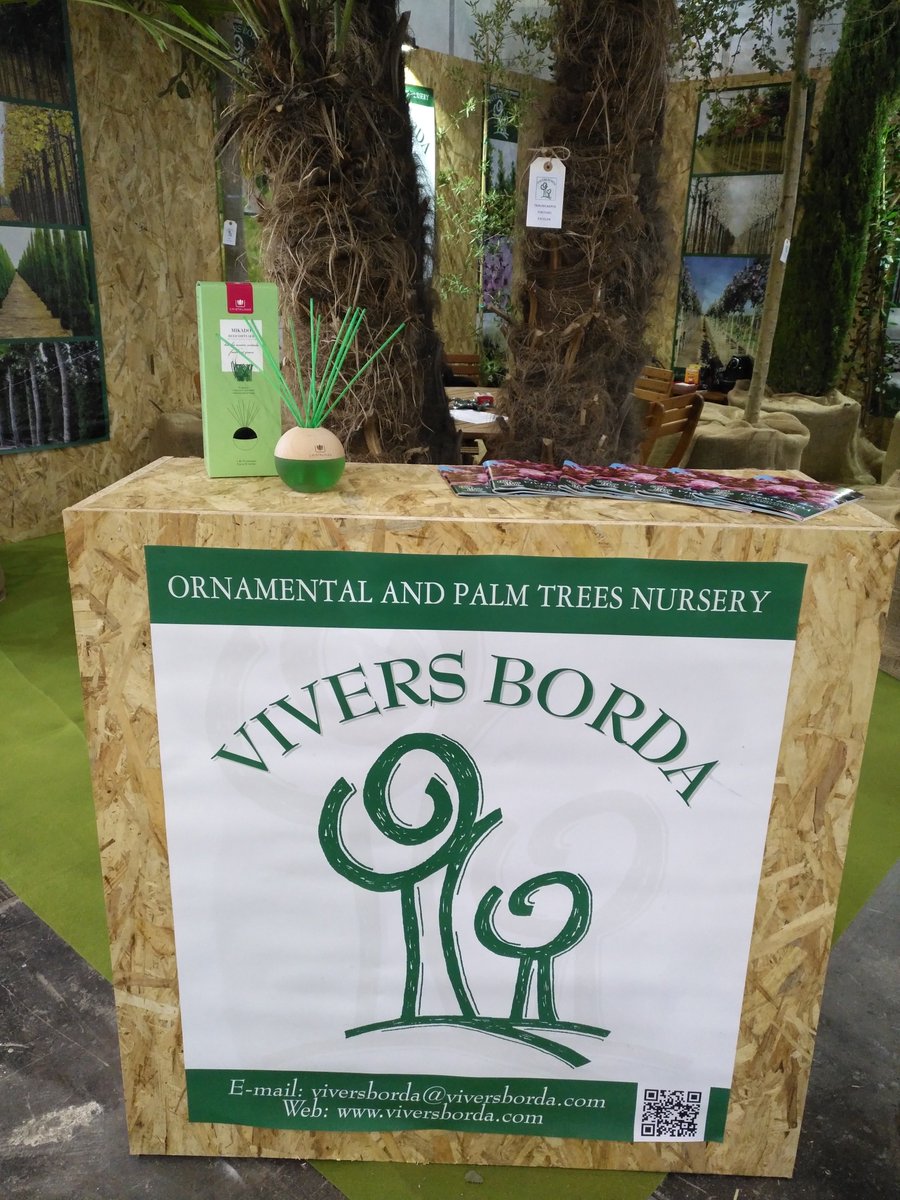 ViversBorda's tweet photo. Nuestro especial agradecimiento a @Cristalinas_es por poner ese toque de aroma a césped recién cortado en nuestro stand de la feria de #IBERFLORA en Valencia. Disfrutamos de la naturaleza en todos los sentidos.
#iberflora18 #iberflora2018 https://t.co/W5nf32yg6H
