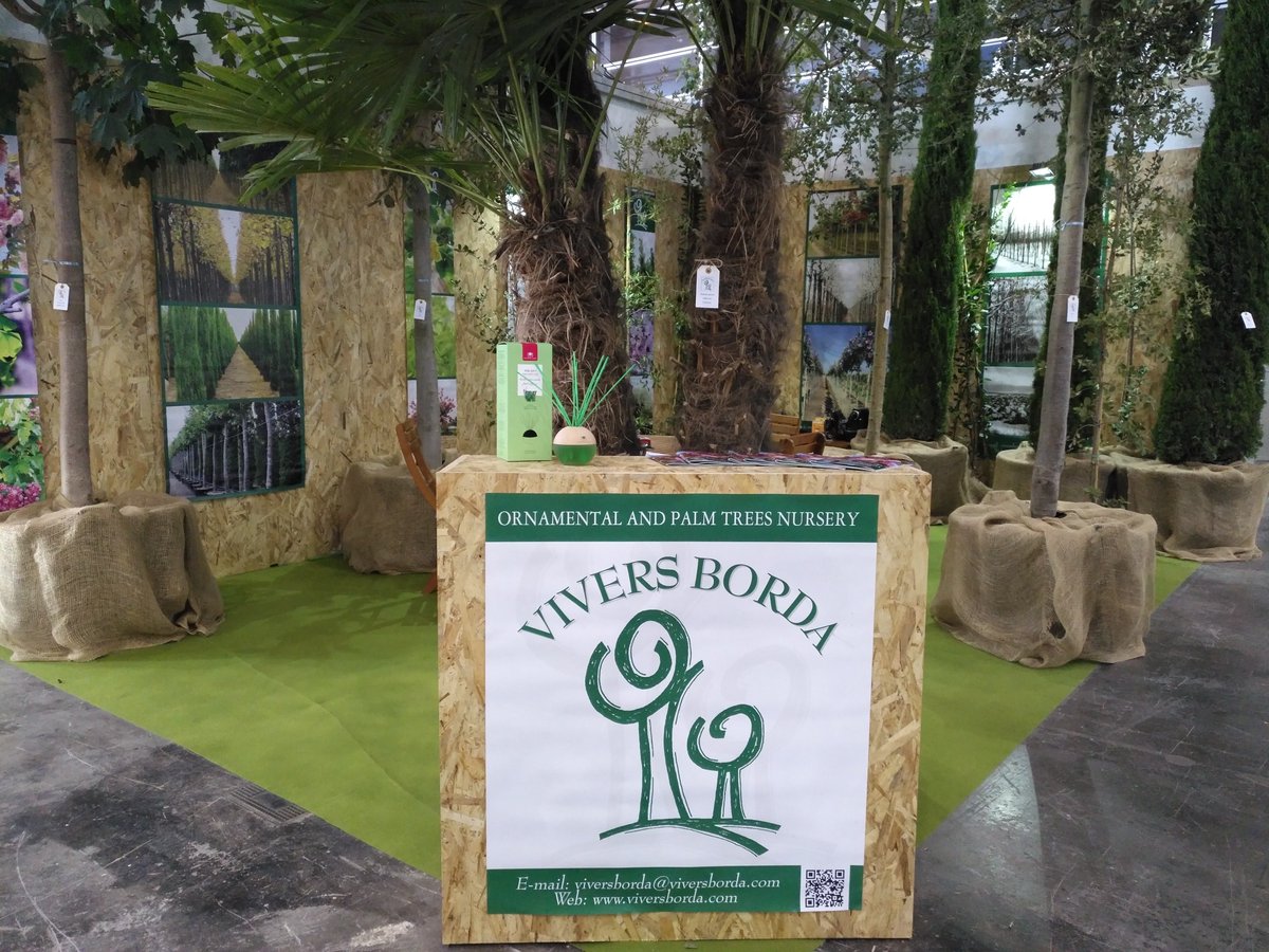 ViversBorda's tweet photo. Nuestro especial agradecimiento a @Cristalinas_es por poner ese toque de aroma a césped recién cortado en nuestro stand de la feria de #IBERFLORA en Valencia. Disfrutamos de la naturaleza en todos los sentidos.
#iberflora18 #iberflora2018 https://t.co/W5nf32yg6H