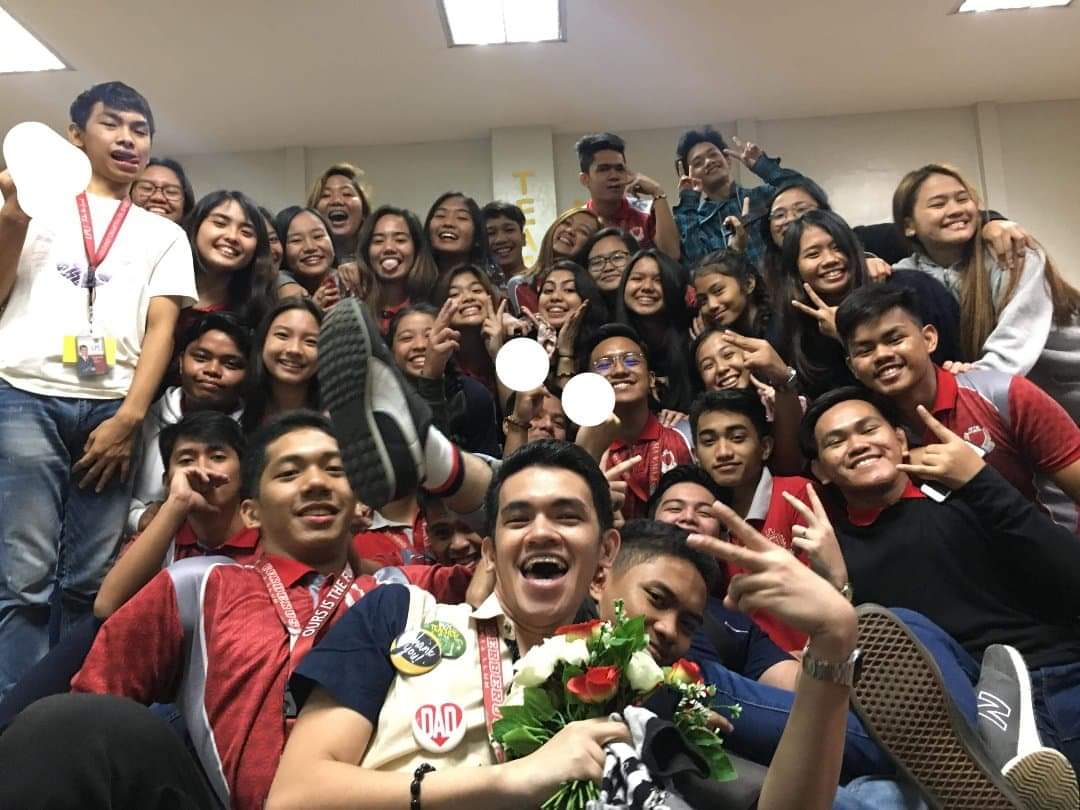 youngmasterbill's tweet photo. Family isn't always blood. It's the people in your life who want you in theirs; the ones who accept you for who you are. The ones who would do anything to see you smile and who love you no matter what. #AvogadroFamily #teachersday2018 https://t.co/hxg432TexW
