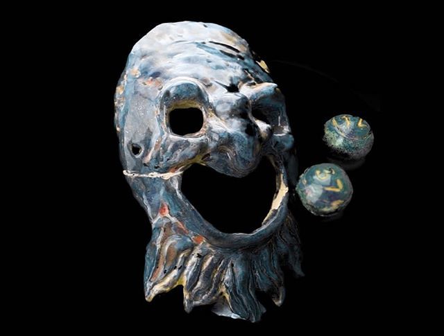 AnnaFCSmith's tweet photo. Comedy spewing bingo balls 🎱- 1 step closer to the hologram I’m making for #lightnightwigan .
#childrenofthenight #bingo #royalcourttheatrewigan #artandhistory #dcircus #videoart #newwork #ceramics #ceramicart #clayart #hologram #comedy #mask #wiganart https://t.co/9qq9idvBbR https://t.co/3H6Z9ikSNM