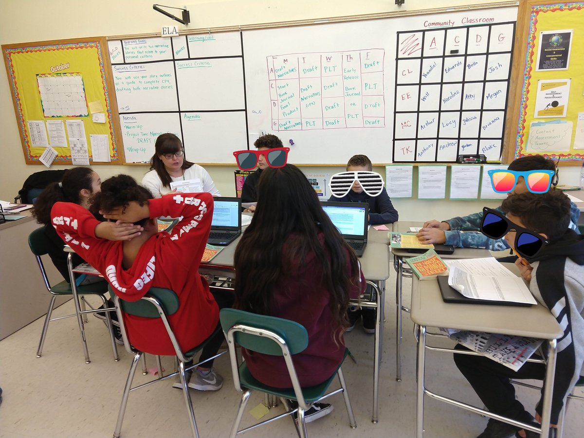 juliem_coach's tweet photo. Talk about personalized learning! Students at varied pacing is okay, and those a little behind get the small group support they need in Ms. Sack's 7th grade ELA class! @framinghamps @BasecampNe @SummitPS #basecampne #faweo https://t.co/b2hvy2eLa8