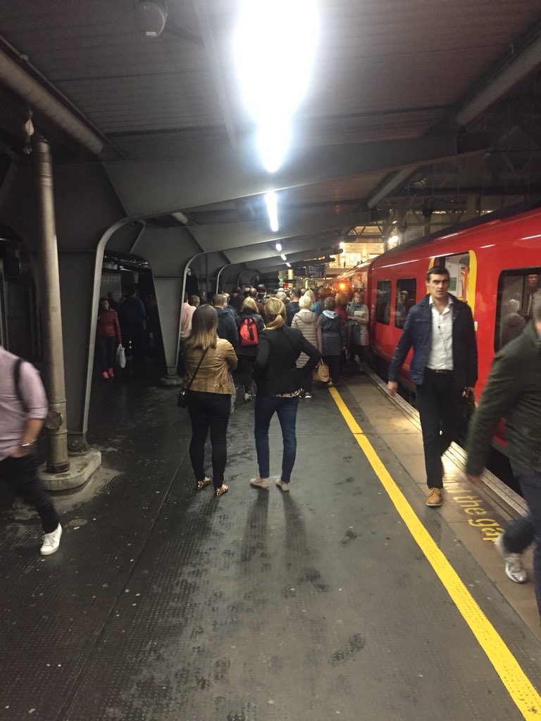 RWootliff's tweet image. Why do I chose this life #londoncommuting :( - time to get back to my bike!