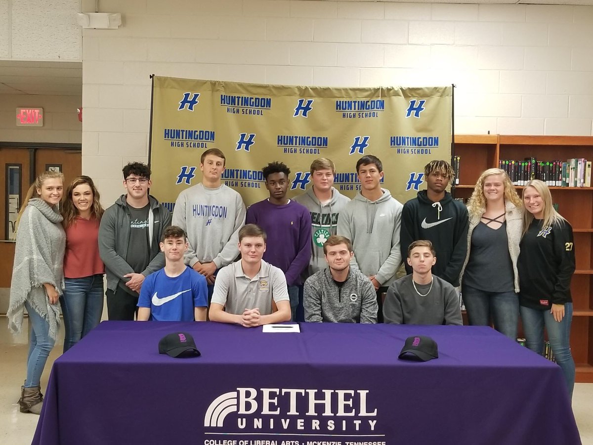 EthanRicketts34's tweet photo. Blessed to be given the opportunity to continue my academic and golf career at Bethel University! Thanks to everyone who has helped me get to this point! https://t.co/Lb76QFQDdH