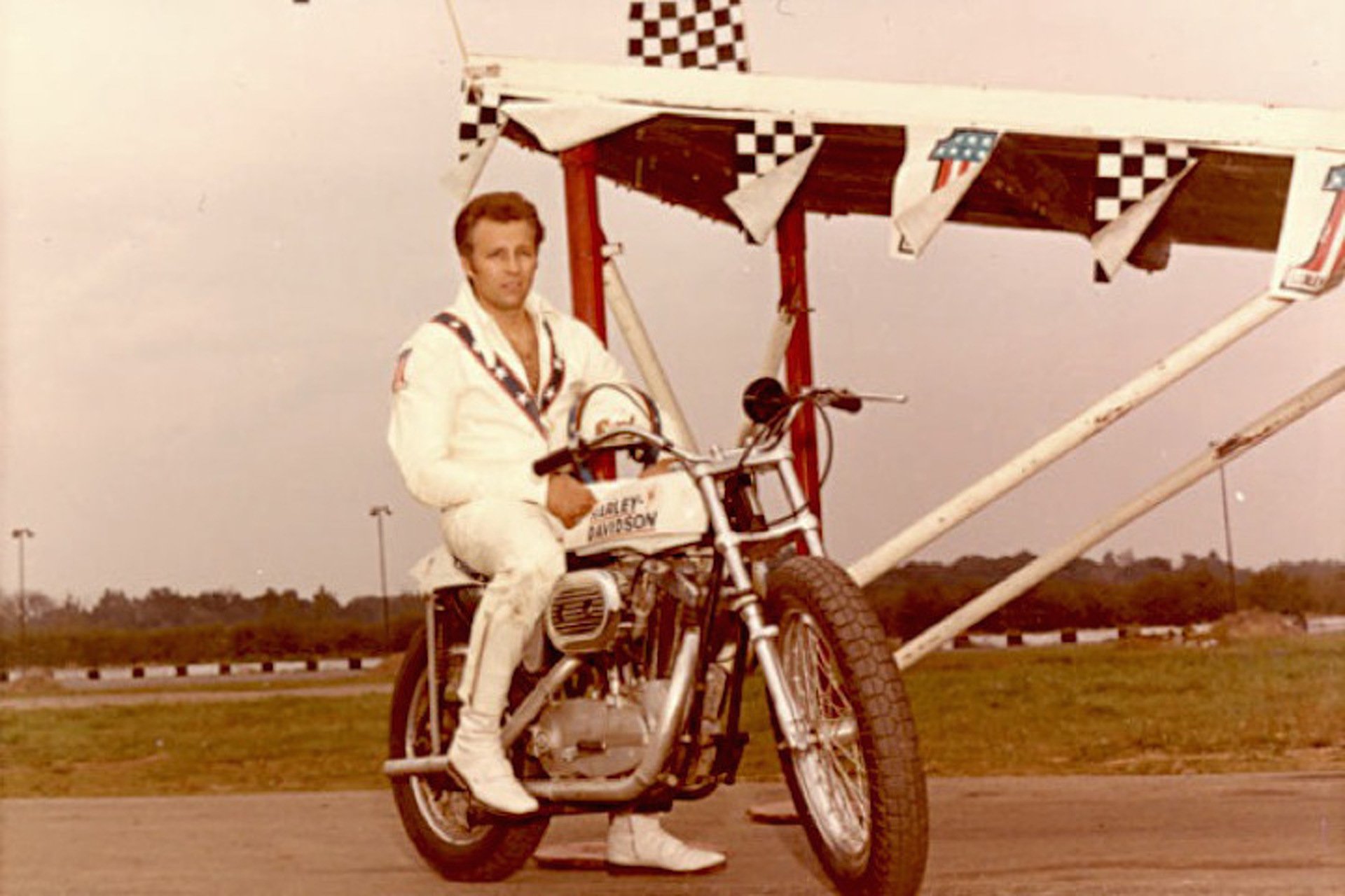 Happy birthday to the legend: Robert Craig (Evel) Knievel!! October 17, 1938- November 30, 2007 
