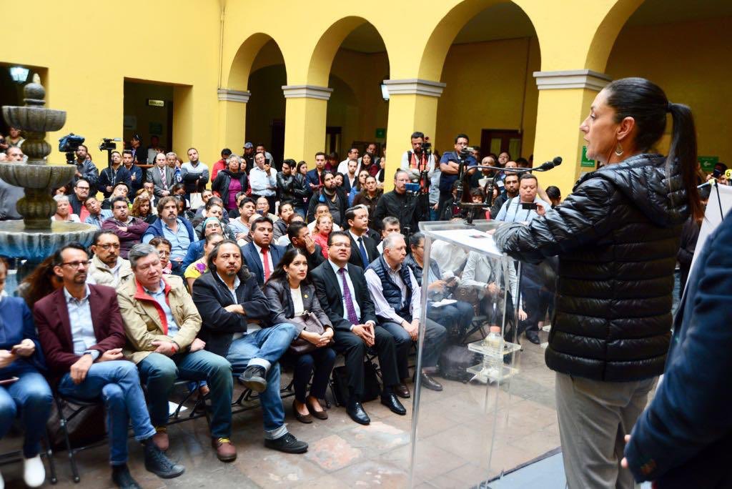 Claudiashein's tweet photo. Al mudarse las oficinas de la @delegacionMH a su nueva sede, la histórica Casa Amarilla pasará a ser un centro cultural que albergará un centro comunitario en beneficio de los habitantes de la Alcaldía de Miguel Hidalgo. https://t.co/4dLXgGQ2a9