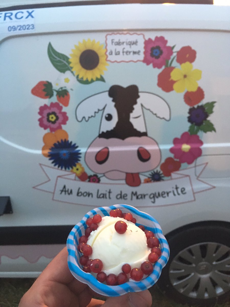 Romain_S_08's tweet photo. Hier matin,nous sommes allés dans une école primaire présentée notre métier aux jeunes écoliers, éleveurs laitiers et producteurs de crèmes glacées fermières😋très bonne expérience et moment vraiment sympathique #ceuxquifontlelait #communicationpositive @SemaineduGout (en retard) https://t.co/2Yw3n2tDpg