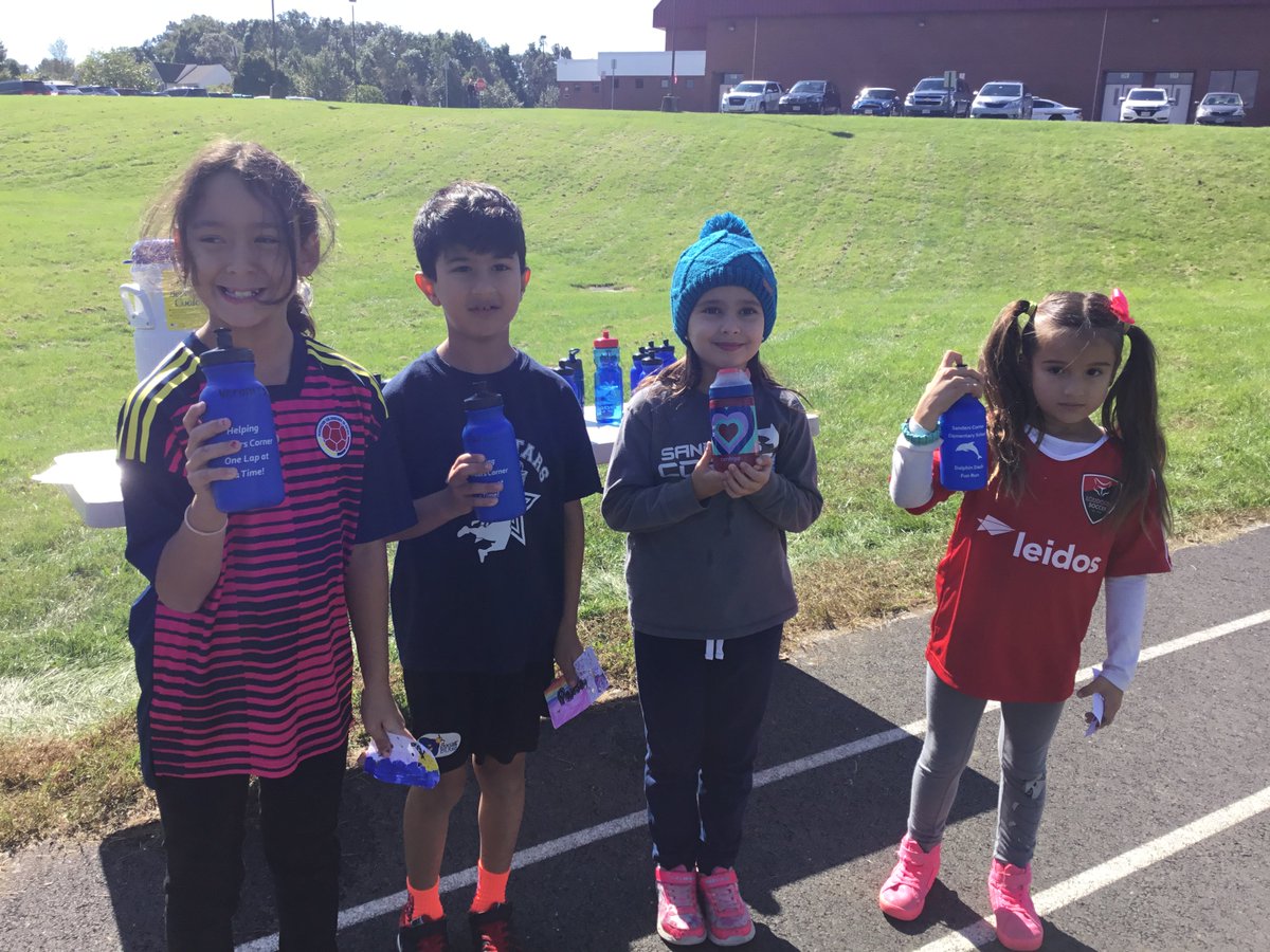 MrsCannon_LIB's tweet photo. Dolphin Dash, "Gotta Run 'Em All!"- 2nd Grade! And awesome water bottles! #SCES18 #dolphindash @SandersCornerPE https://t.co/lQZwFXF8vu