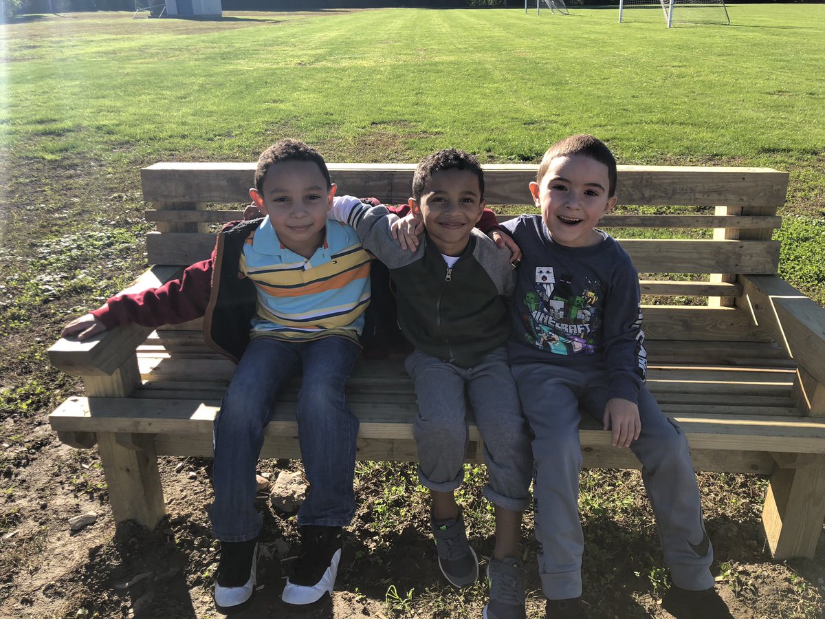 BGCChicopee's tweet photo. #BuddyTweet! ‘❤️’ this tweet if it makes you think of your best bud 😊 https://t.co/FGlPXlBj8c
