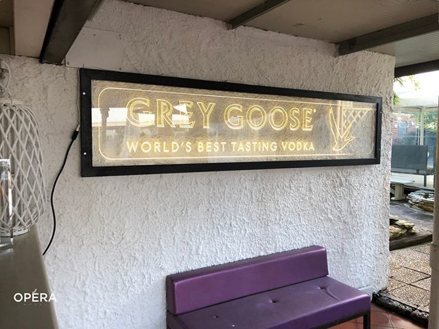 GianlucaPironti's tweet image. Insegna incisa a laser... #plexiglass #led #lightsolutions #lights #beautiful #workhard #woodworking #nofilterneeded #tantaroba #interiordesign #vodka #vodka🍸 #greygoose #greygooselife #discoteca #nightlife ift.tt/2RWTQ3Y