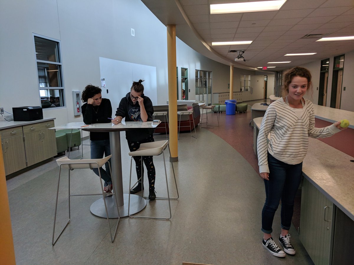 LisaLongVB's tweet image. Mrs. White's Physics C class problem solving and collaborating @white2_rachel @KellamHigh