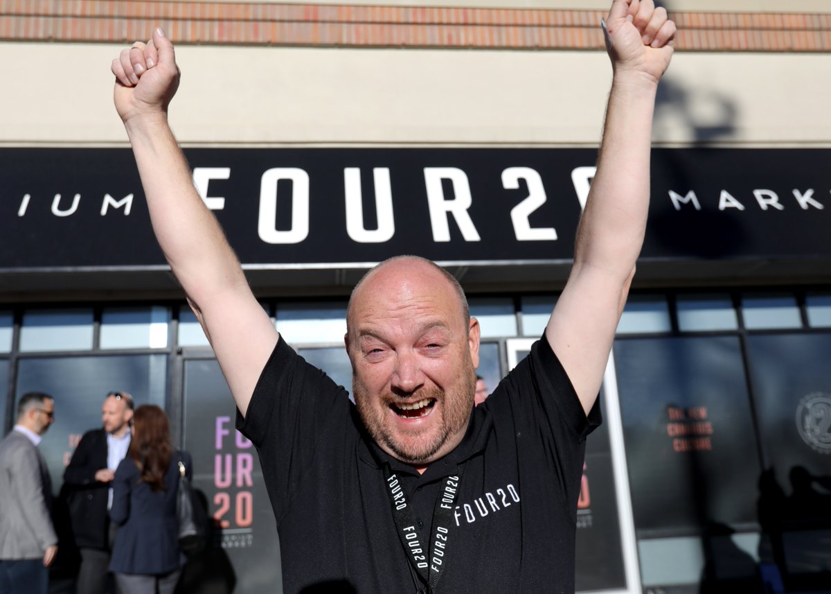 VIDEO: And so it begins…. Legal cannabis available for purchase at 420 Premium Market in #yyc youtu.be/1mn0RXjyIpg #legalizationday