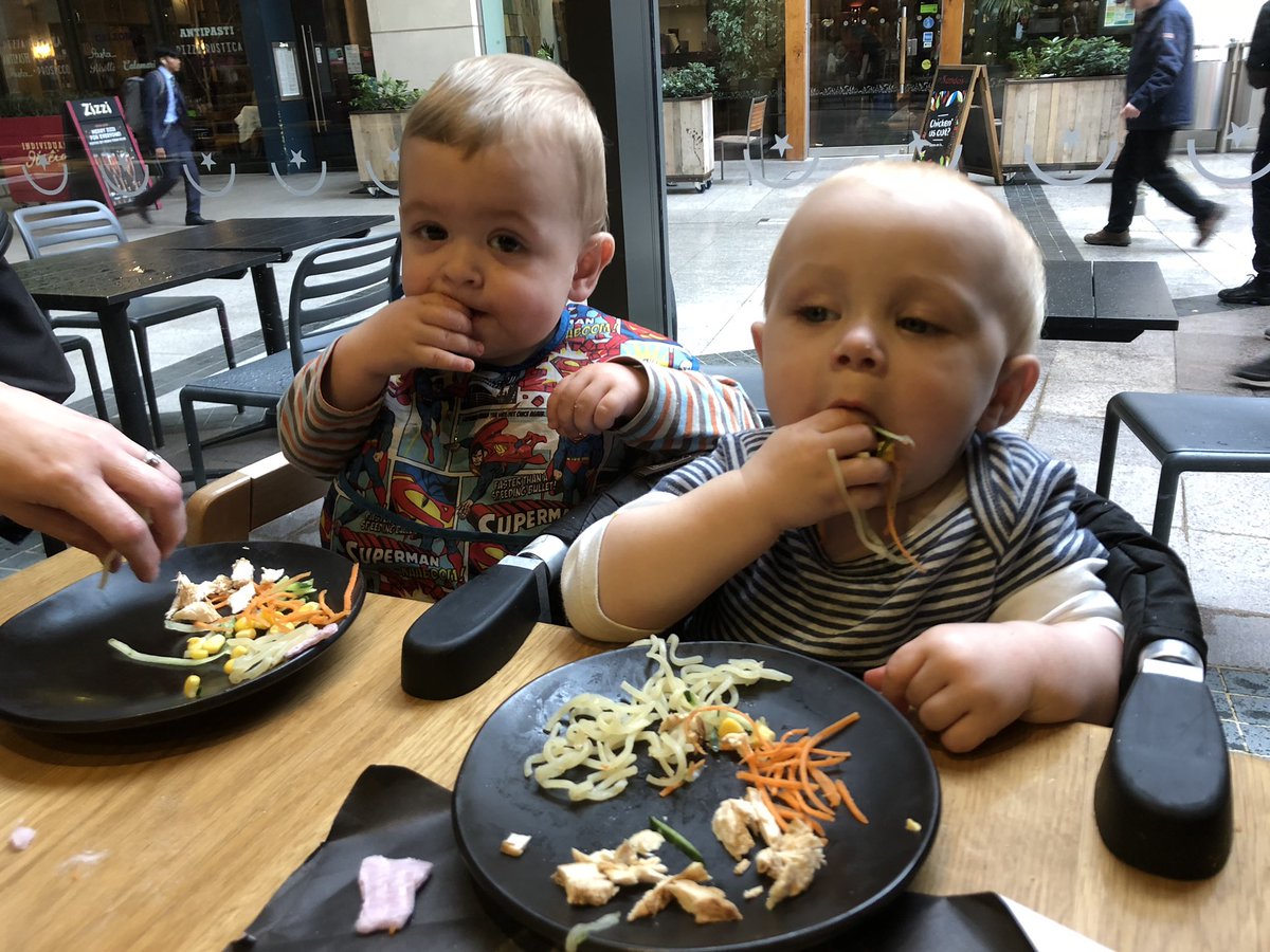Littlelongc's tweet photo. As I won’t get to see my best buddy on my birthday, we have had an early birthday meal together! Loving the noodles! Oh and we loved waving at people as they walked past too! @wagamama_uk #noodles #happiness #nearly1 https://t.co/GchIfJVu4m