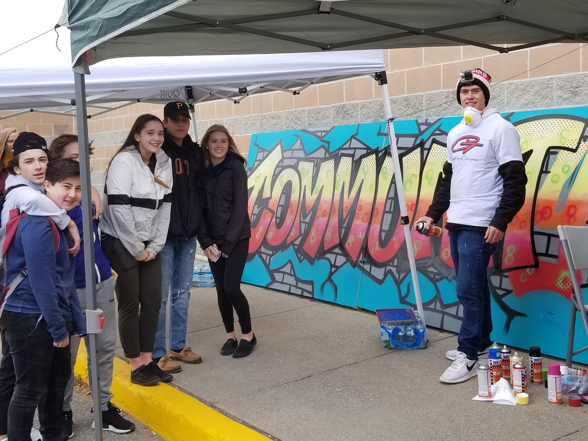 OPP_CR's tweet photo. #Nthld Ty Godfrey at the Youth Community Connections Expo is a talented artist, once in trouble with the law he turned graffiti into works of art #positivechages #inspiringyouth ^kj https://t.co/zeWTIXZ1cM