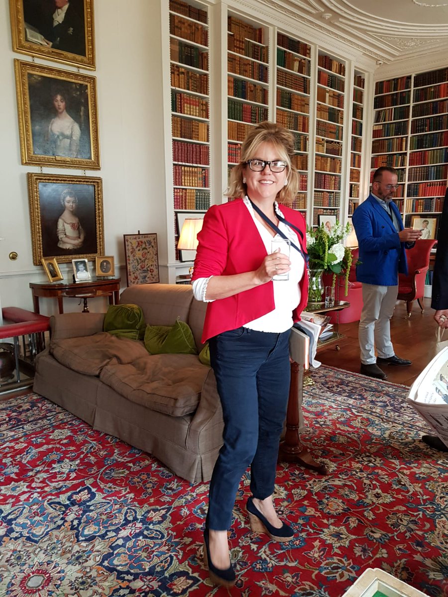 What a stunning room! In the green room before the event at <a href="/AlthorpLitFest/">Althorp Lit Fest</a> 

#AlthorpLitFestival