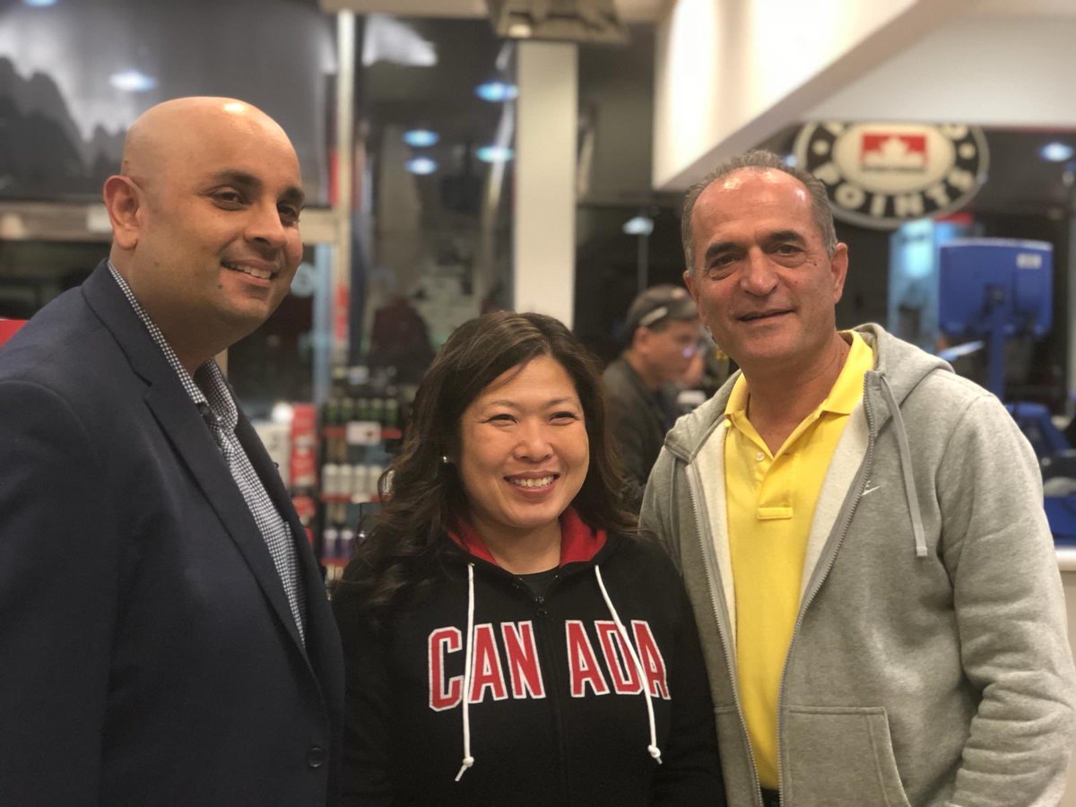 mary_ng's tweet photo. Convenience Stores are an important part of our communities in addition to being essential to Canada’s economy. Our govt. listened to the concerns of #smallbiz owners and so we will again cut taxes on small businesses to 9%; the lowest of the G7 nations. #SBW2018 https://t.co/WMCqXtepvX